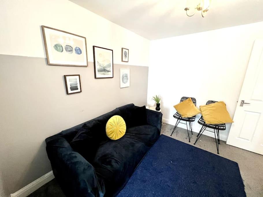 Modern 2 Bed Close To Mall With Parking & Garden London Exterior photo